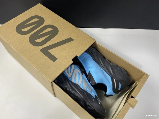 Yeezy 'Bright Cyan' ADIDAS 700 GZ3079 MNVN Boost 0724